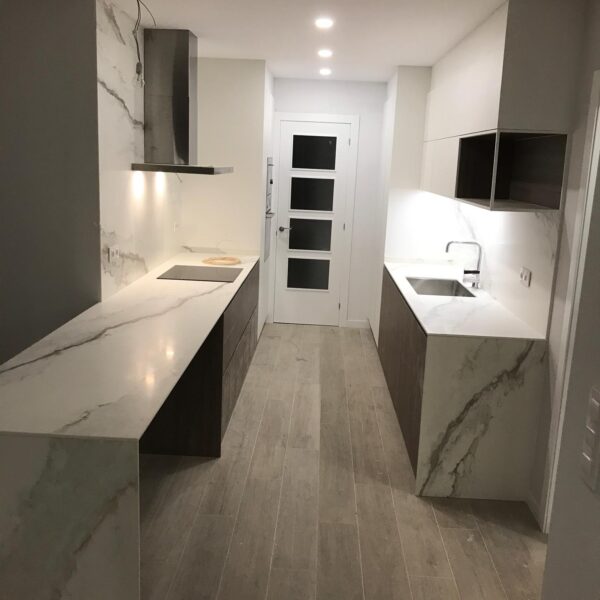 materials-llobregat-cocina-abierta-al-comedor-sarria1