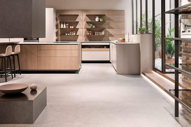 combinación de la madera natural con el color nude